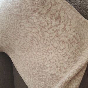 Barefoot dreams throw 45 x 60